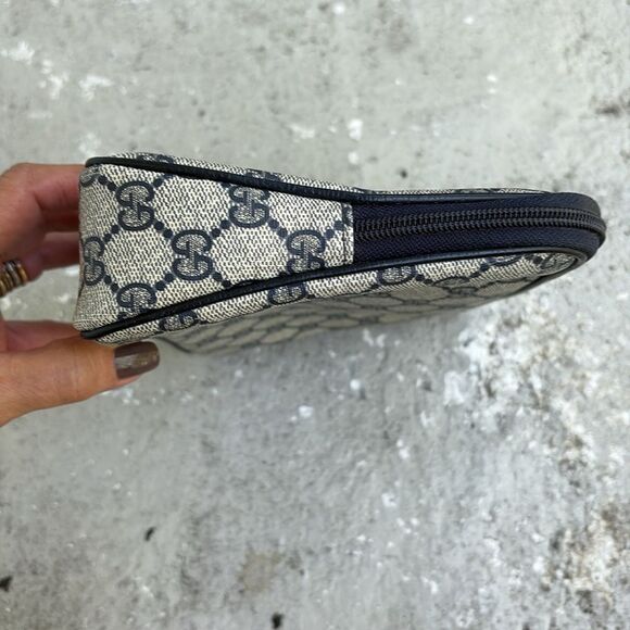 Vintage Gucci monogram clutch/makeup bag - Picture 7 of 11